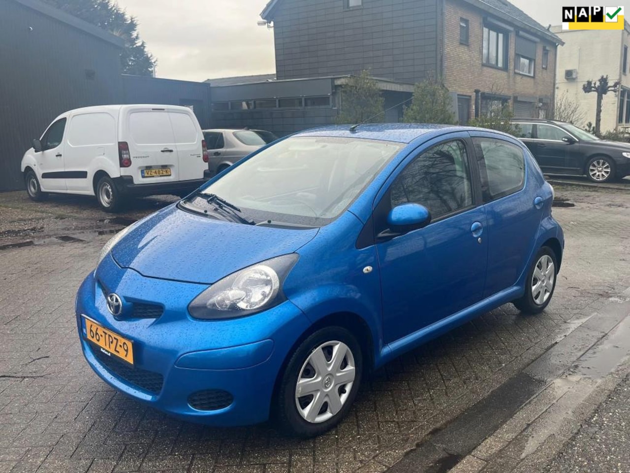 Toyota Aygo - 1.0-12V Comfort Navigator - Lage KM - AutoWereld.nl