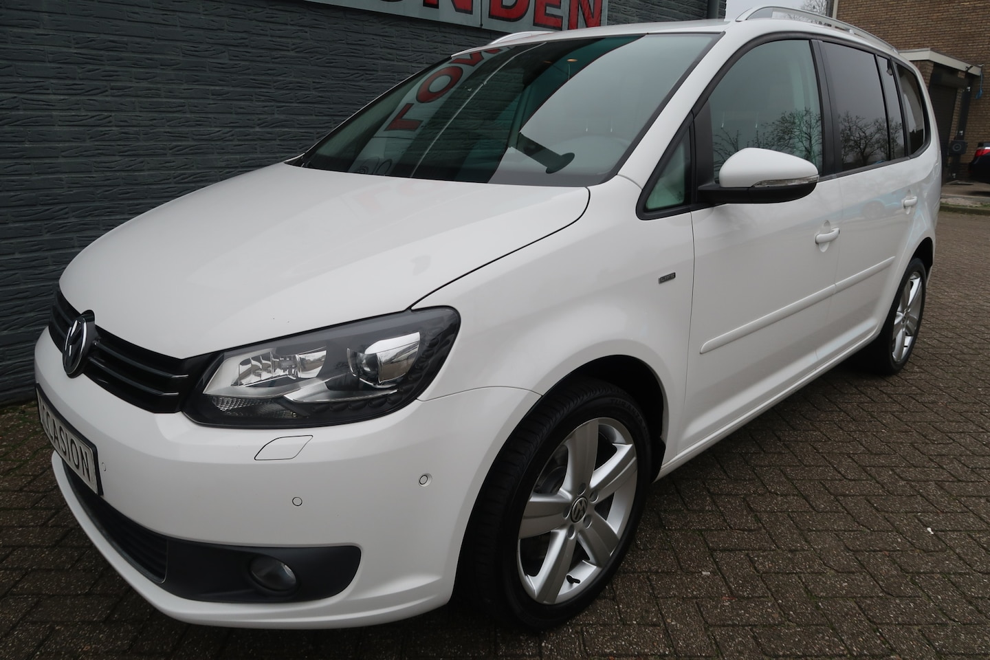 Volkswagen Touran - 1.4 TSI Comfortline 7p. Met panorama dak - AutoWereld.nl