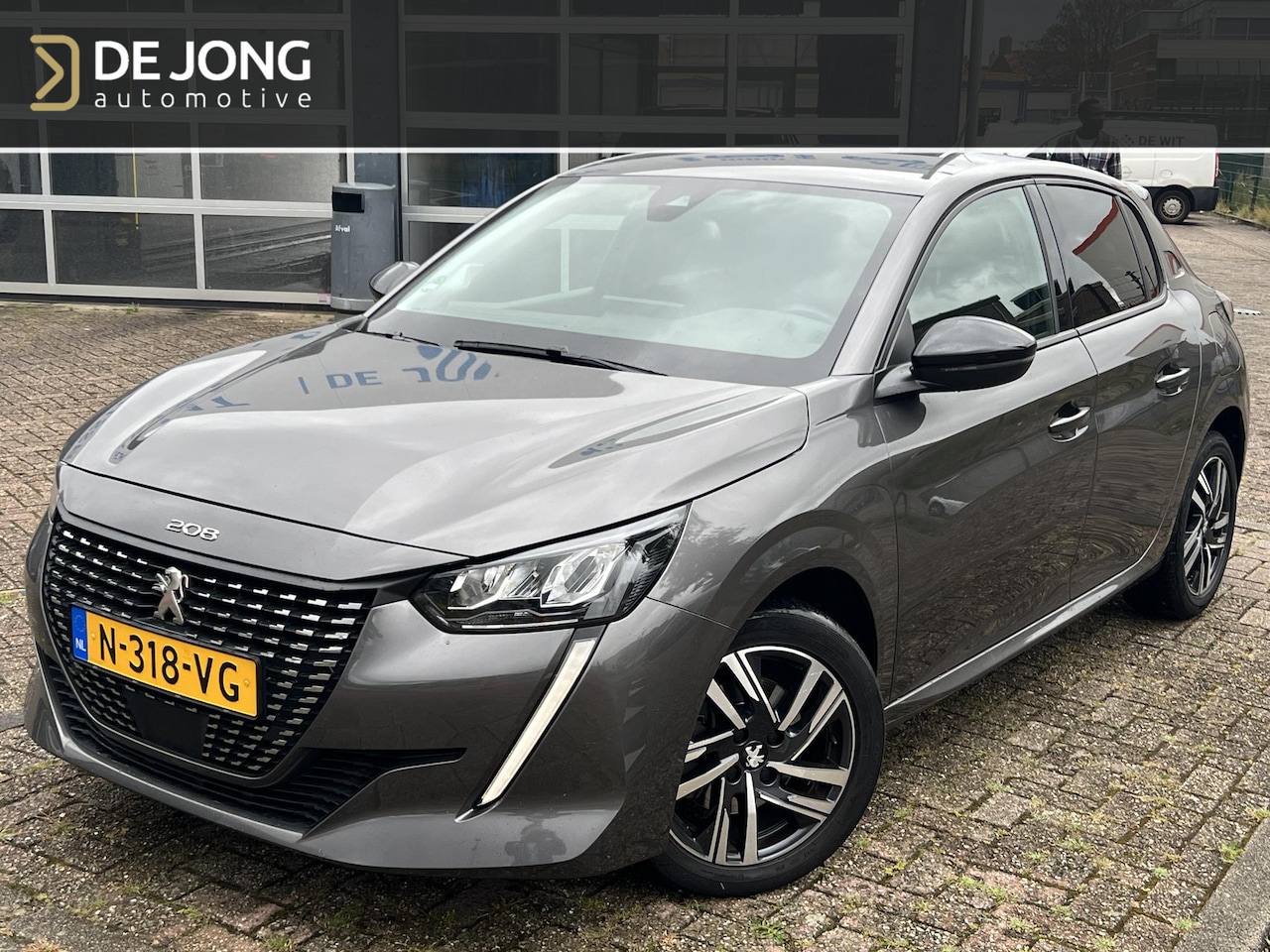 Peugeot 208 - 1.2 PureTech Allure Pack Navi/Camera/Adaptieve Cruise Controle/Keyless/GEEN AFLEVERKOSTEN - AutoWereld.nl