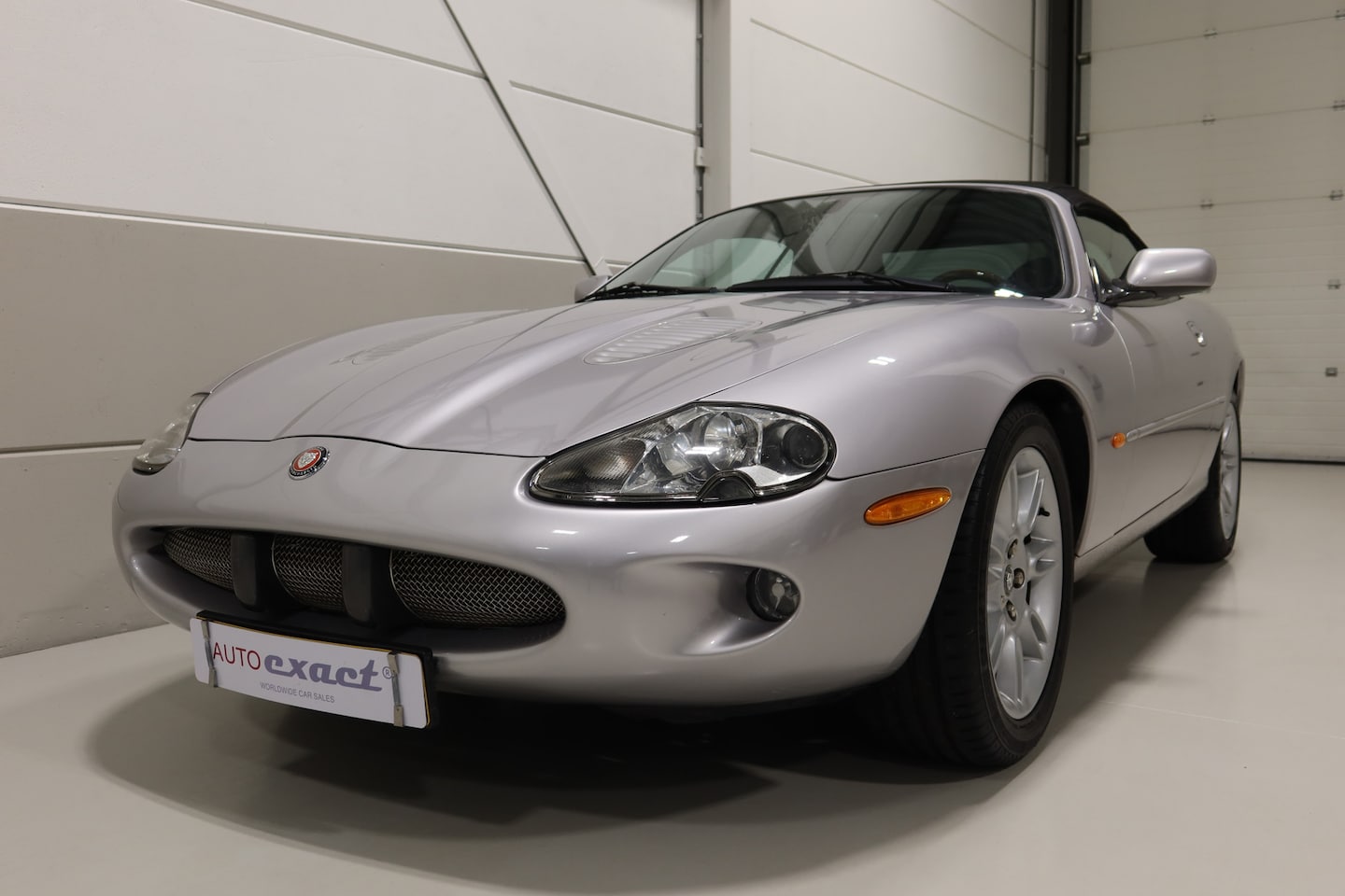 Jaguar XKR - 4.0 V8 Convertible org. NL - AutoWereld.nl