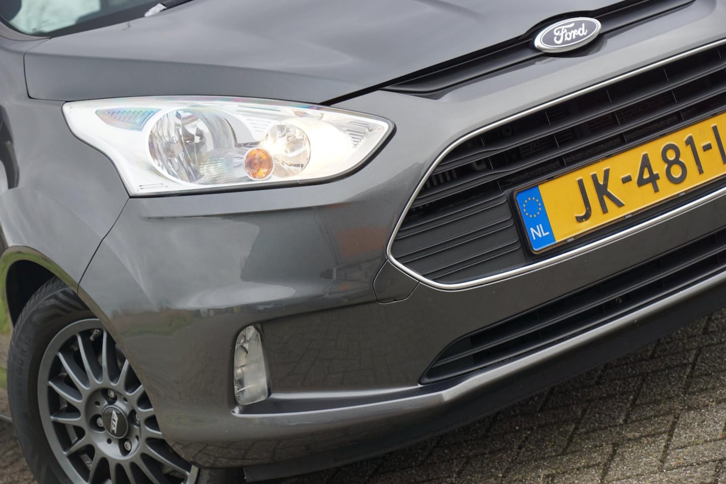 Ford B-Max - 1.0 EcoBoost Style - Magnetic Grey - Nav/LMV - Winterpakket - AutoWereld.nl