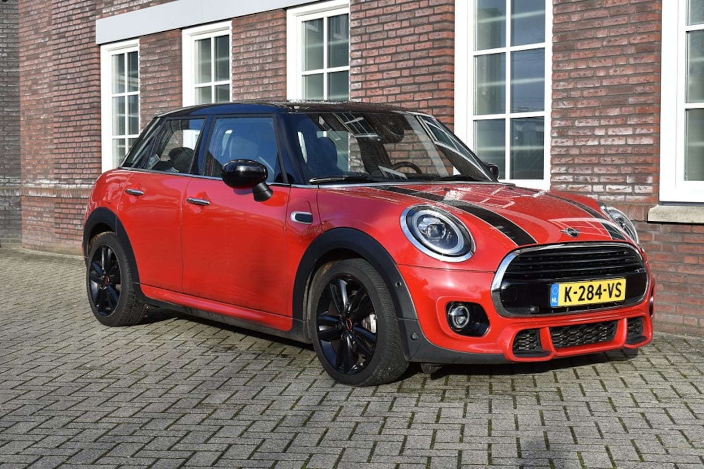 MINI Cooper - Mini 1.5 60 Years Edition - AutoWereld.nl