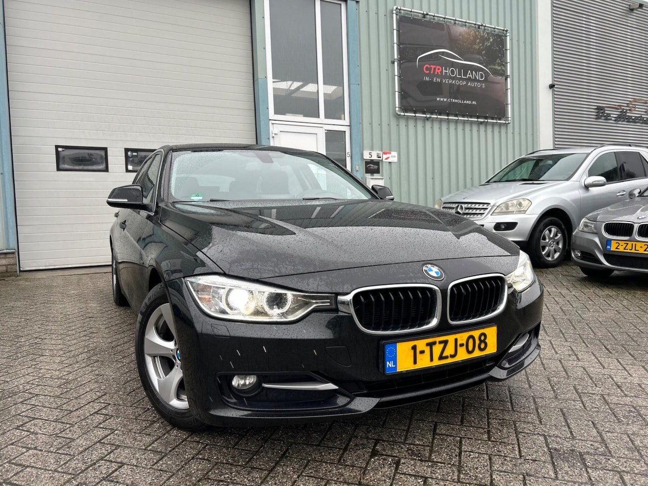 BMW 3-serie Touring - 320d Sport-Line (bj 2014) AUTOMAAT|XENON|NAVI|PDC - AutoWereld.nl