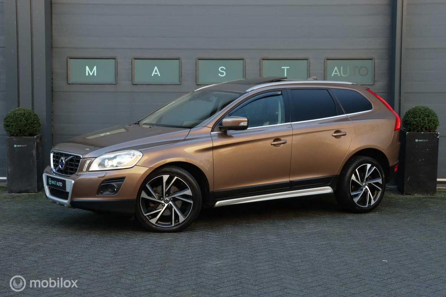 Volvo XC60 - 3.0 T6 AWD Summum|Leder|Camera|Pano| - AutoWereld.nl