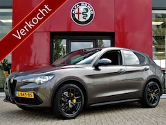 Alfa Romeo Stelvio - 2.2d Super 230 PK | 20" velgen | Privacy Glass | Dark B-tech uitstraling | Trekhaak afneem