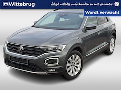 Volkswagen T-Roc - 1.5 TSI 150PK DSG Sport / Zwenkbare Trekhaak / Digitale Cockpit / LED / Elektrische Achter