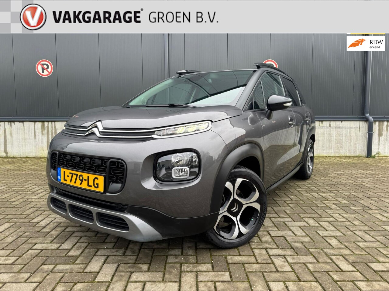 Citroën C3 Aircross - 1.2 PureTech S&S Shine / navi / climate / cruise / PDC / Pano dak ! - AutoWereld.nl