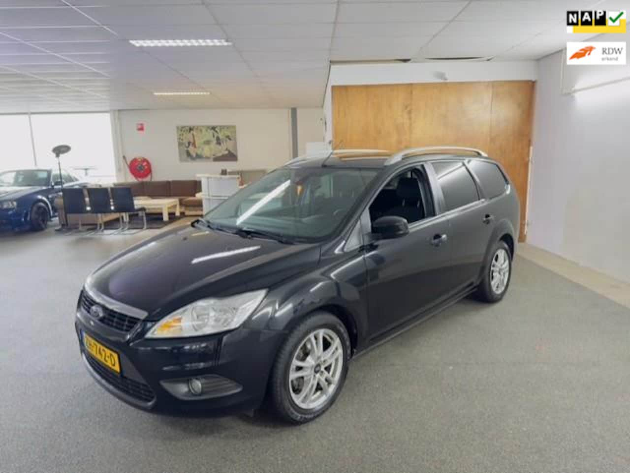 Ford Focus Wagon - 1.6 Trend Apk Nieuw,Clima,Cruise,Navigatie,Lm velgen,N.A.P,2 sleutels + Boekjes,Nette staa - AutoWereld.nl