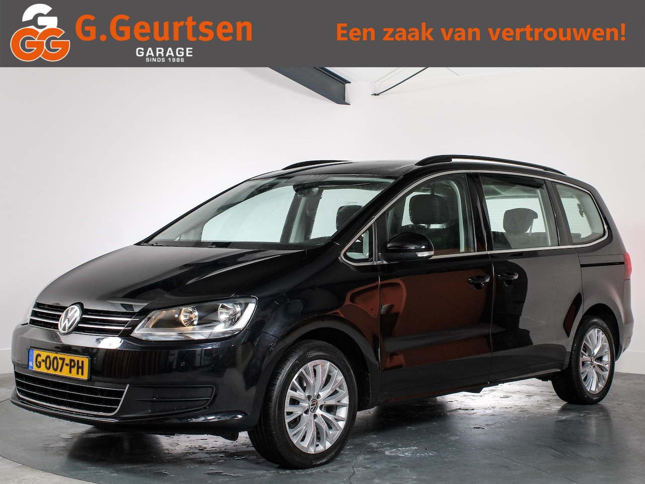 Volkswagen Sharan - 1.4 TSI Exclusive Series 7-persoons! App-connect! Navi! - AutoWereld.nl