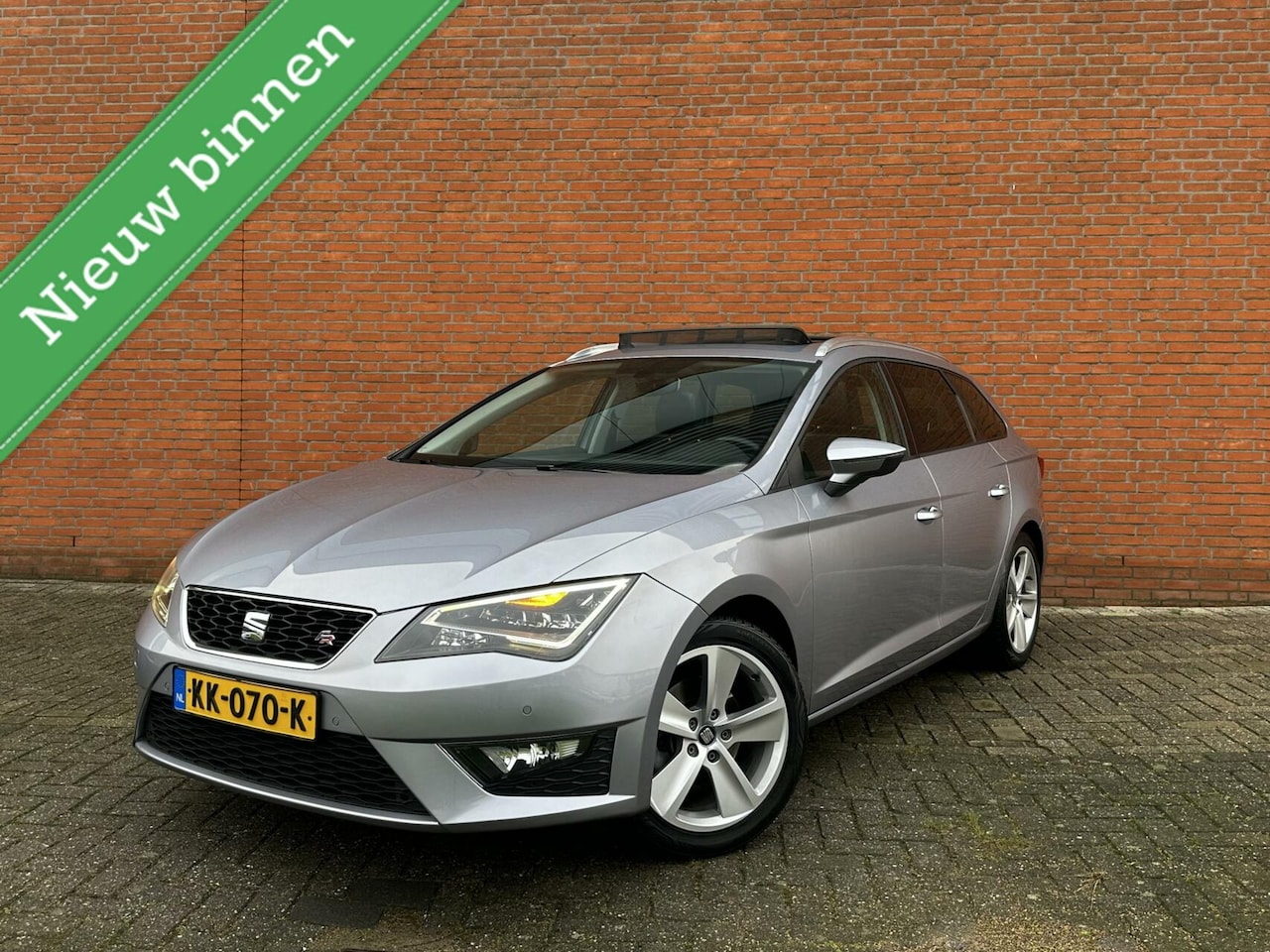 Seat Leon ST - 1.4 EcoTSI FR Connect PANO|AUTO|CARPLAY|CAMERA - AutoWereld.nl