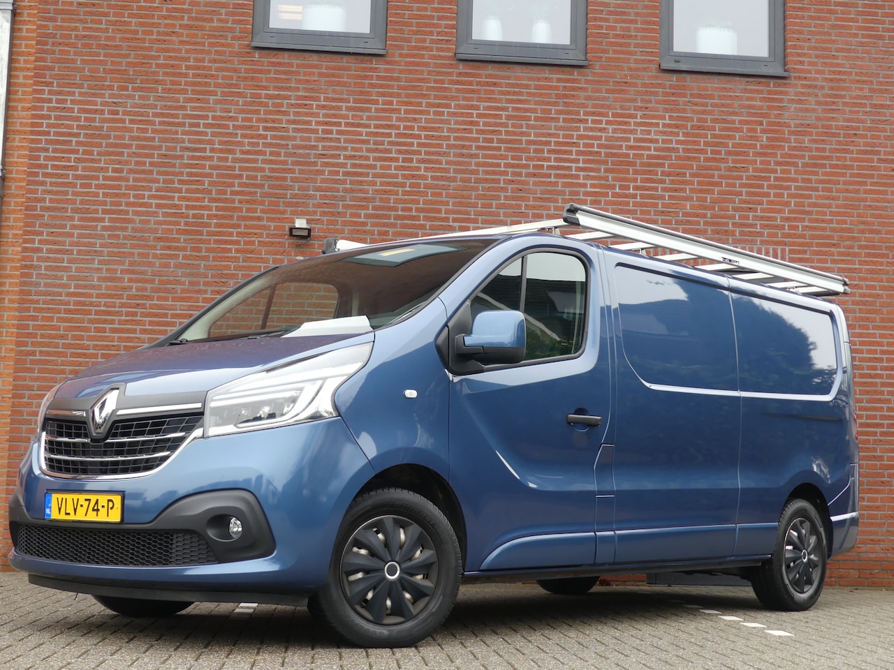 Renault Trafic - 2.0 dCi 145 T29 L2H1 / Automaat - AutoWereld.nl