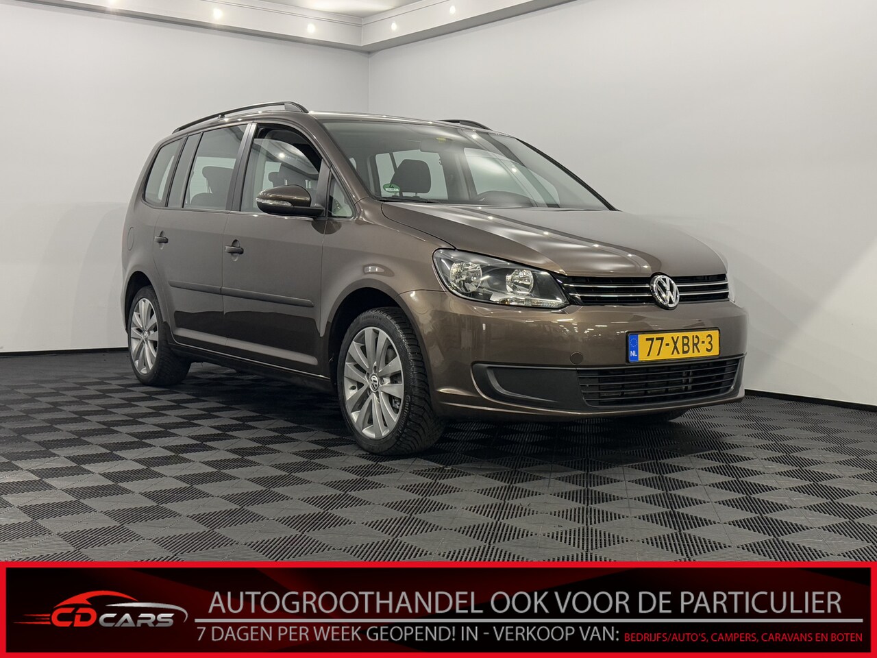 Volkswagen Touran - 1.2 TSI Trendline BlueMotion Airco, Navi, A start stop, Cruise control, Lichtmetalen velge - AutoWereld.nl