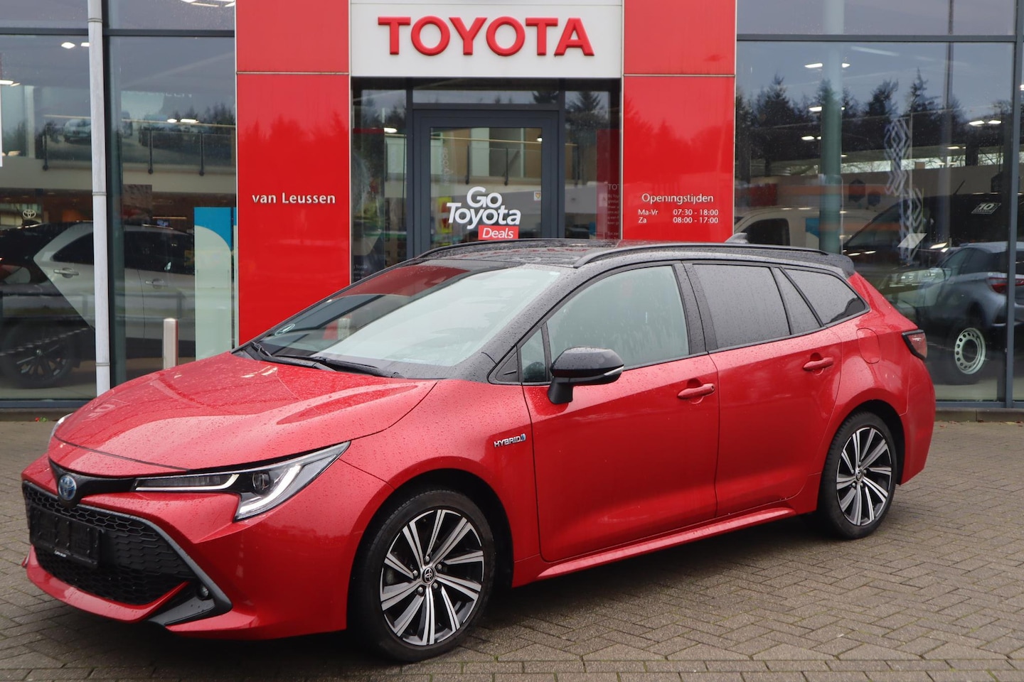 Toyota Corolla Touring Sports - 1.8 Hybrid Style APPLE/ANDROID TREKHAAK HEAD-UP STOEL+STUURVERW. EL-ACHTERKLEP HALF-LEDER - AutoWereld.nl