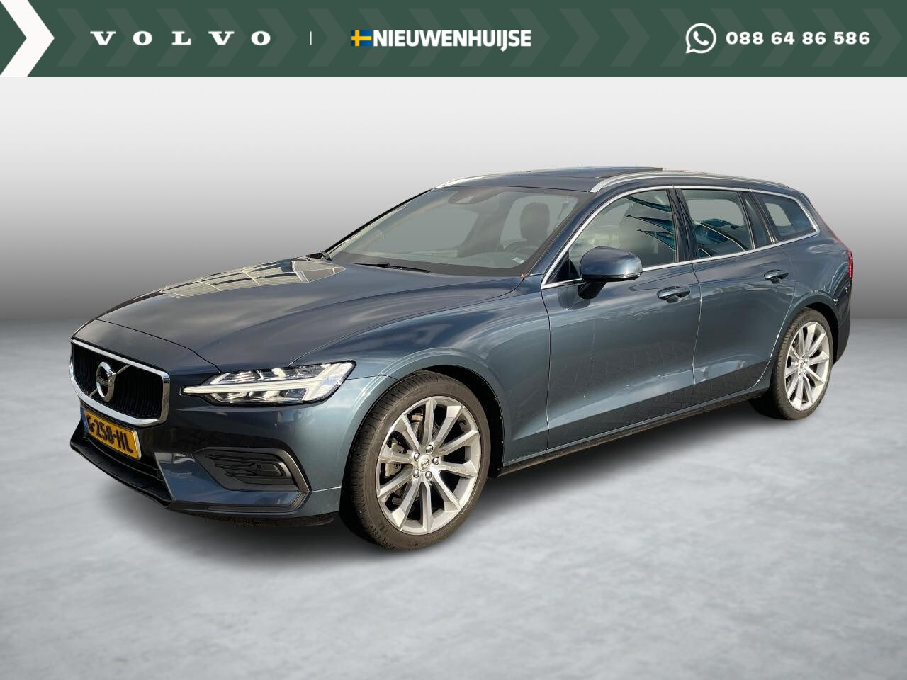 Volvo V60 - 2.0 T4 Momentum Pro | Trekhaak | Lederen Sport stoelen | Adaptieve Cruise | Panorama Schui - AutoWereld.nl