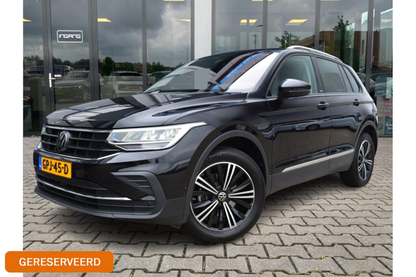 Volkswagen Tiguan - 1.5 TSI Active | ACC | Camera | Led | - AutoWereld.nl