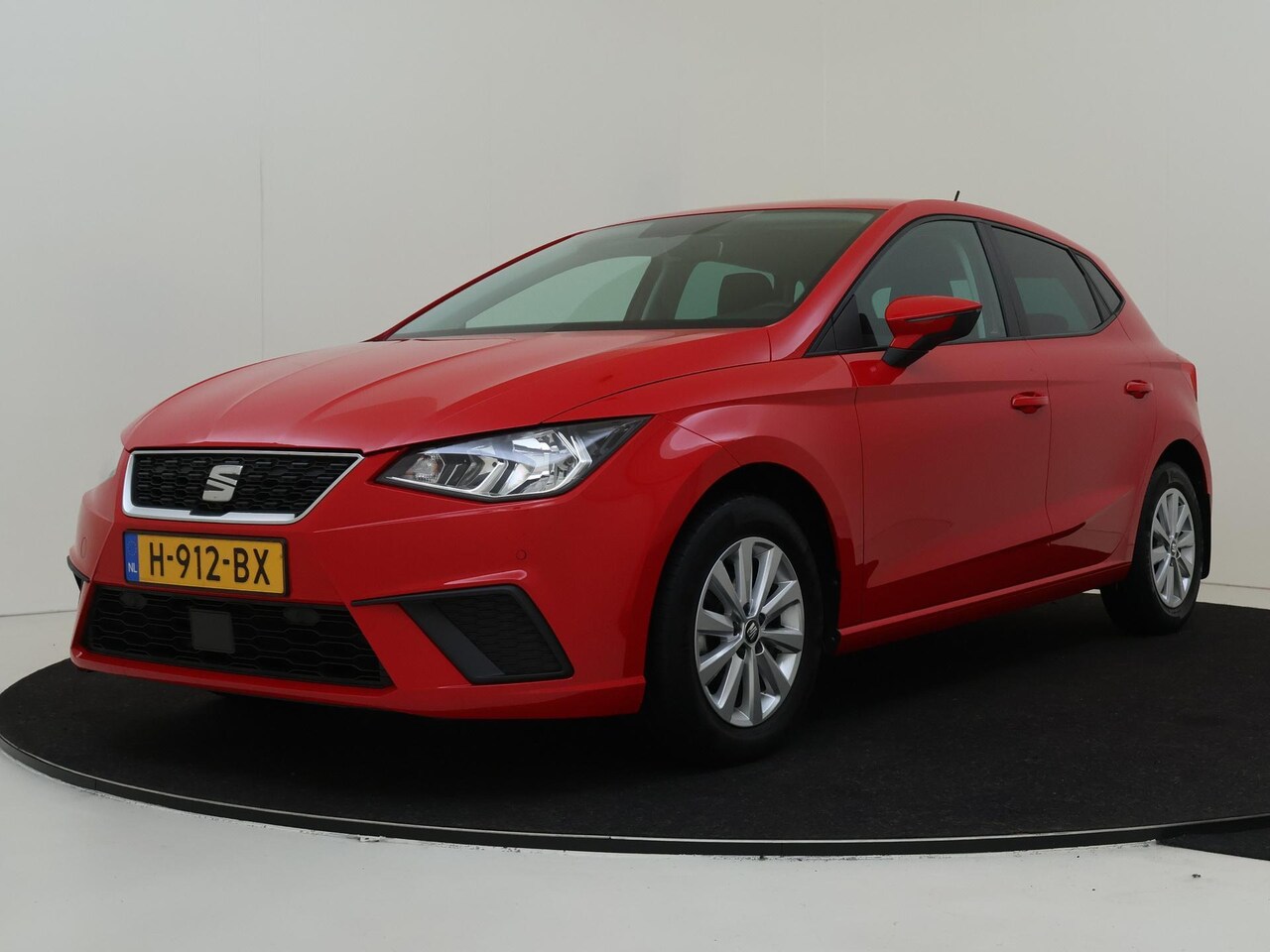 Seat Ibiza - 1.0 TSI Style Business Intense | Achteruitrijcamera | Navigatie | CarPlay | Climate contro - AutoWereld.nl