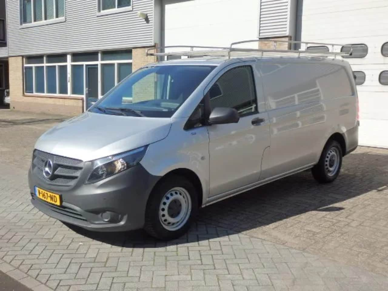 Mercedes-Benz Vito - 111 CDI LANG IMPERIAAL AIRCO NAVI PDC TREKHAAK CAMERA - AutoWereld.nl