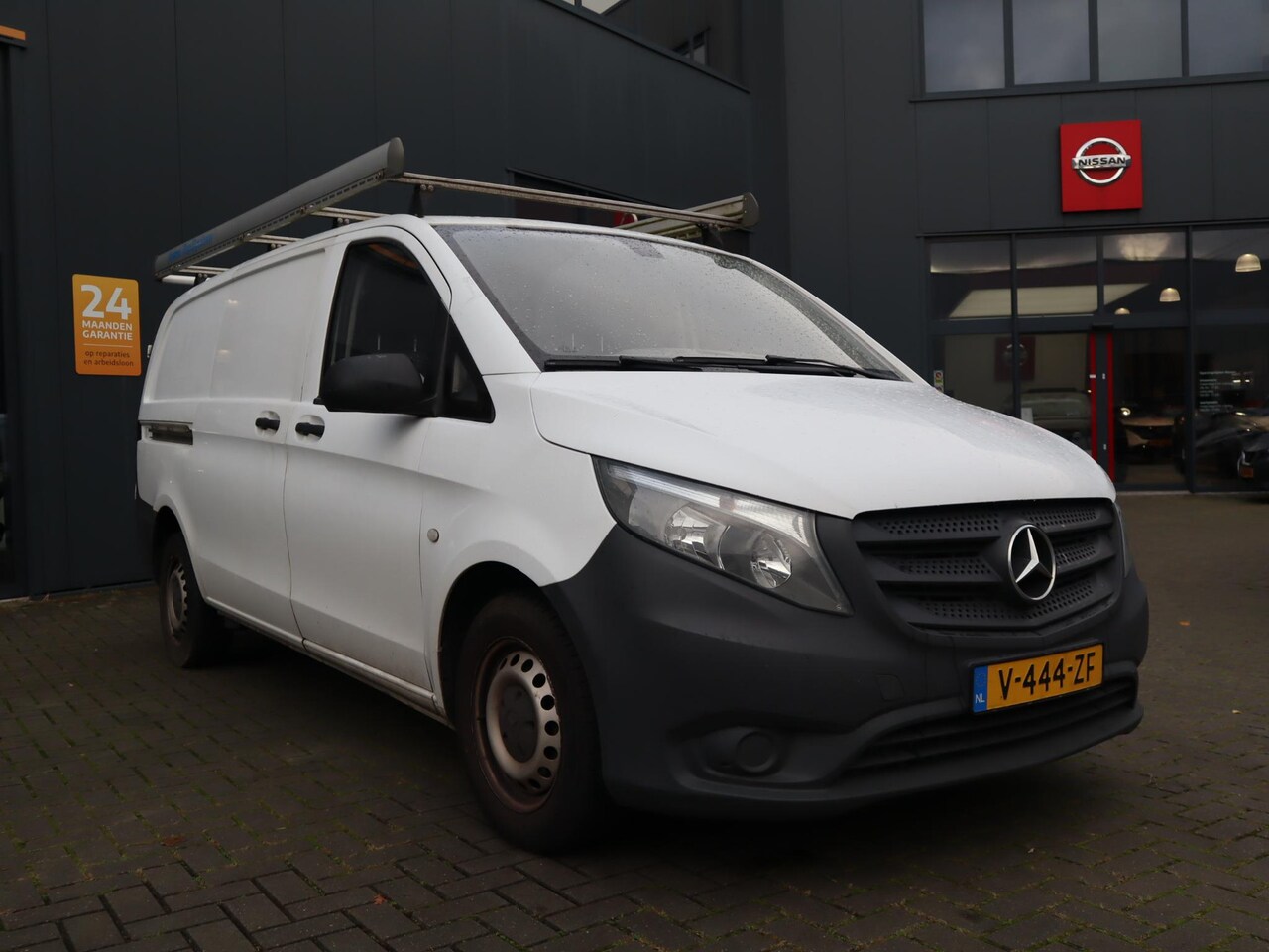 Mercedes-Benz Vito - 111 CDI Lang | Imperiaal | Radio | Deuren achter | Elektrische ramen | Trekhaak - AutoWereld.nl