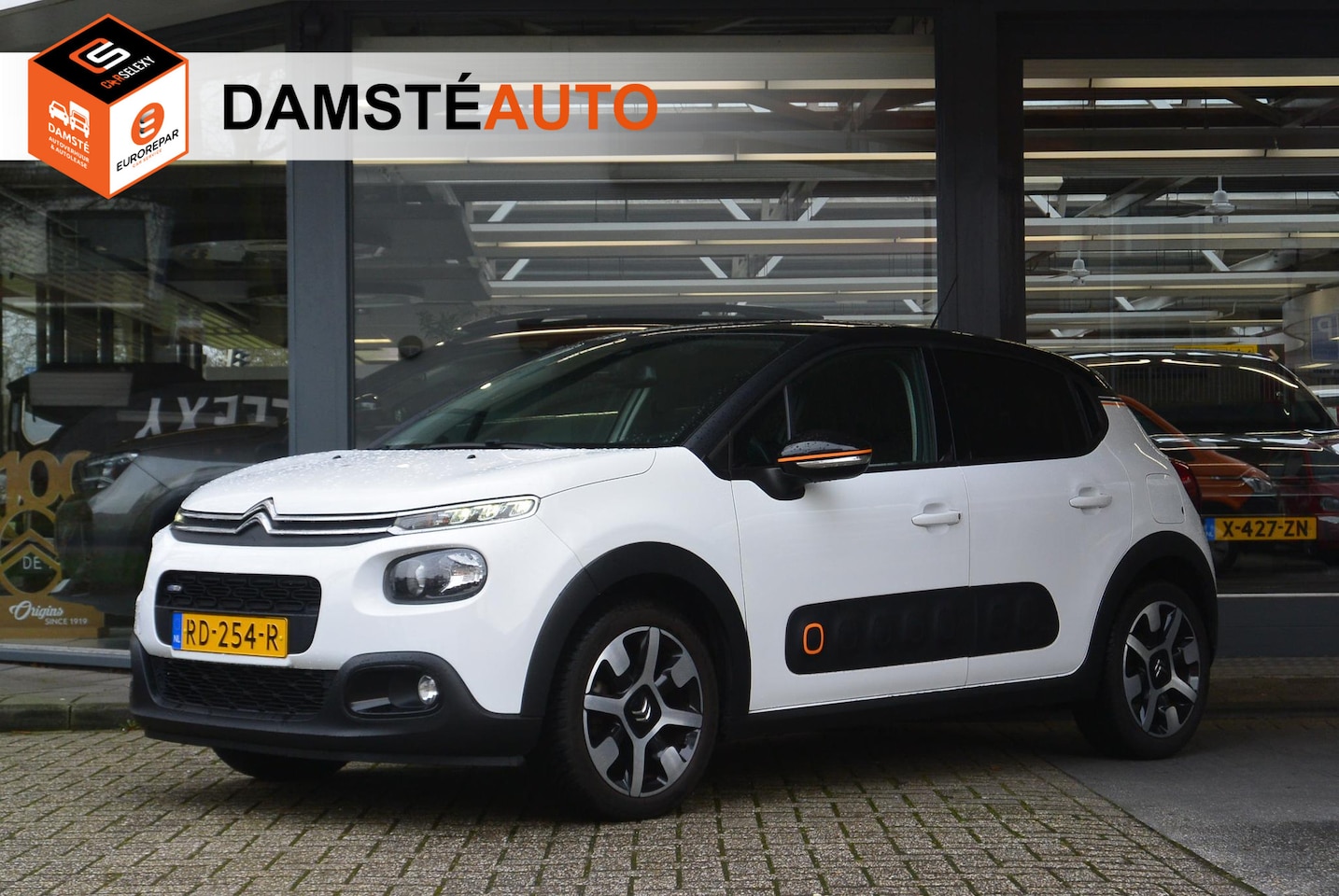 Citroën C3 - PureTech 110pk Shine │ Pack Smile │ Trekhaak │ All season banden - AutoWereld.nl