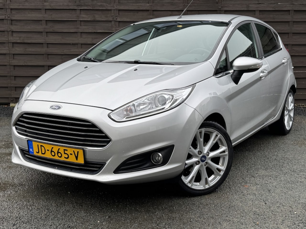 Ford Fiesta - 1.0 EcoBoost Titanium / Navi / Cruise / LED / 17''LM / Trekhaak - AutoWereld.nl