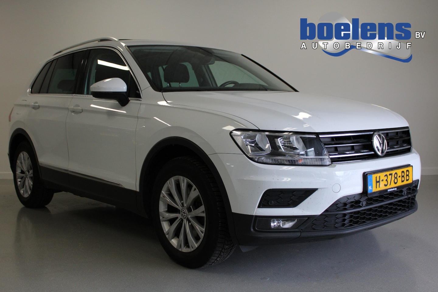 Volkswagen Tiguan - 1.5 TSI ACT Comfortline Business | PANO-DAK | ACC | STOEL-VERW | CARPLAY | E-KLEP | PDC | - AutoWereld.nl