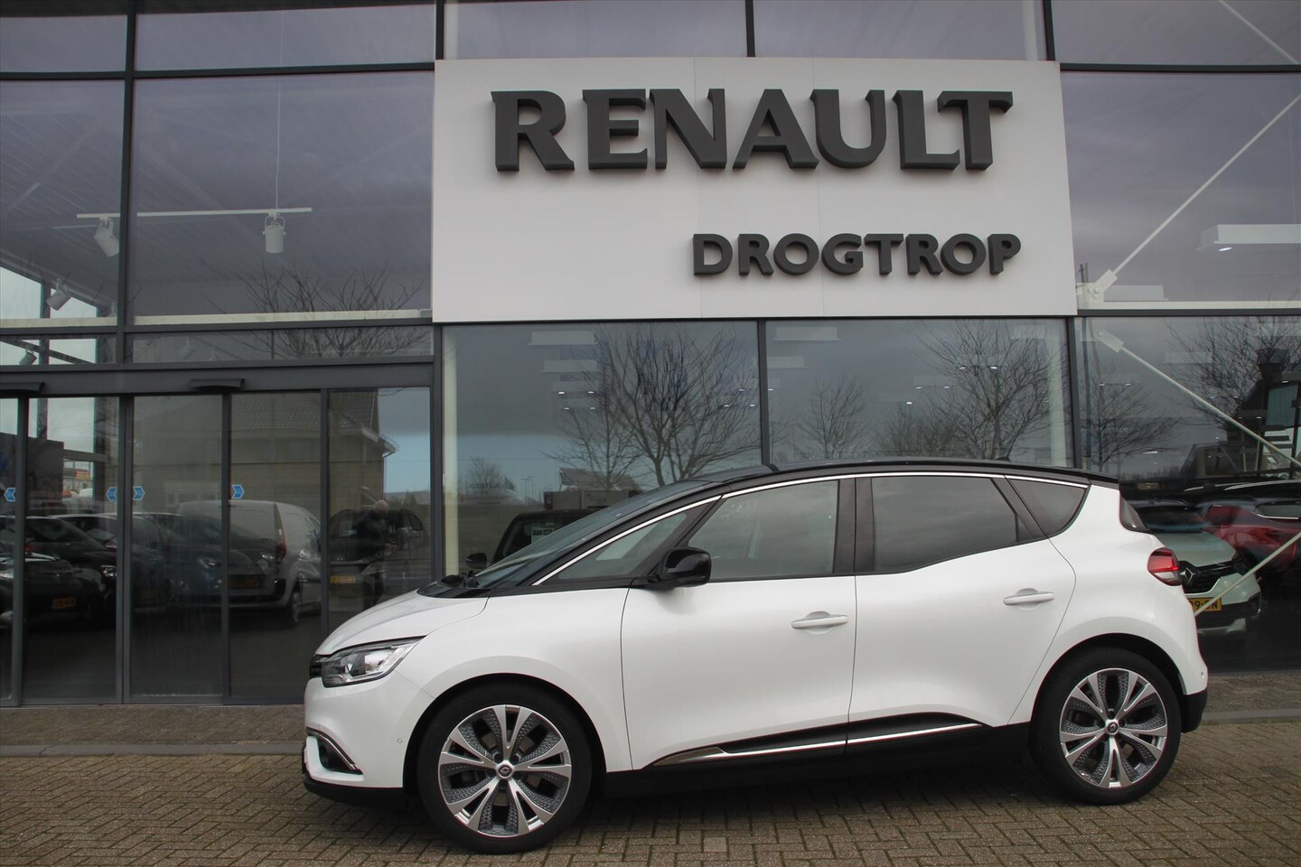 Renault Scénic - 130PK-INTENS-103DKM-NAVI-CLIMA-CAMERA-LMV- - AutoWereld.nl