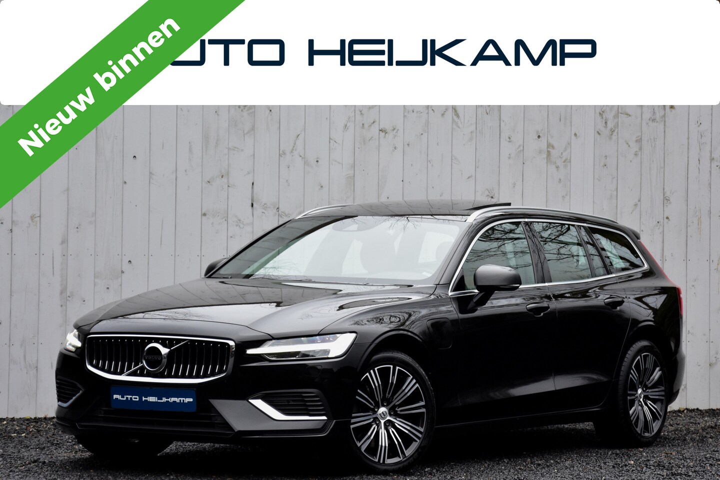 Volvo V60 - 2.0 T8 Twin Engine AWD Inscription | Pilot Assist | Pano-dak | Trekhaak | - AutoWereld.nl