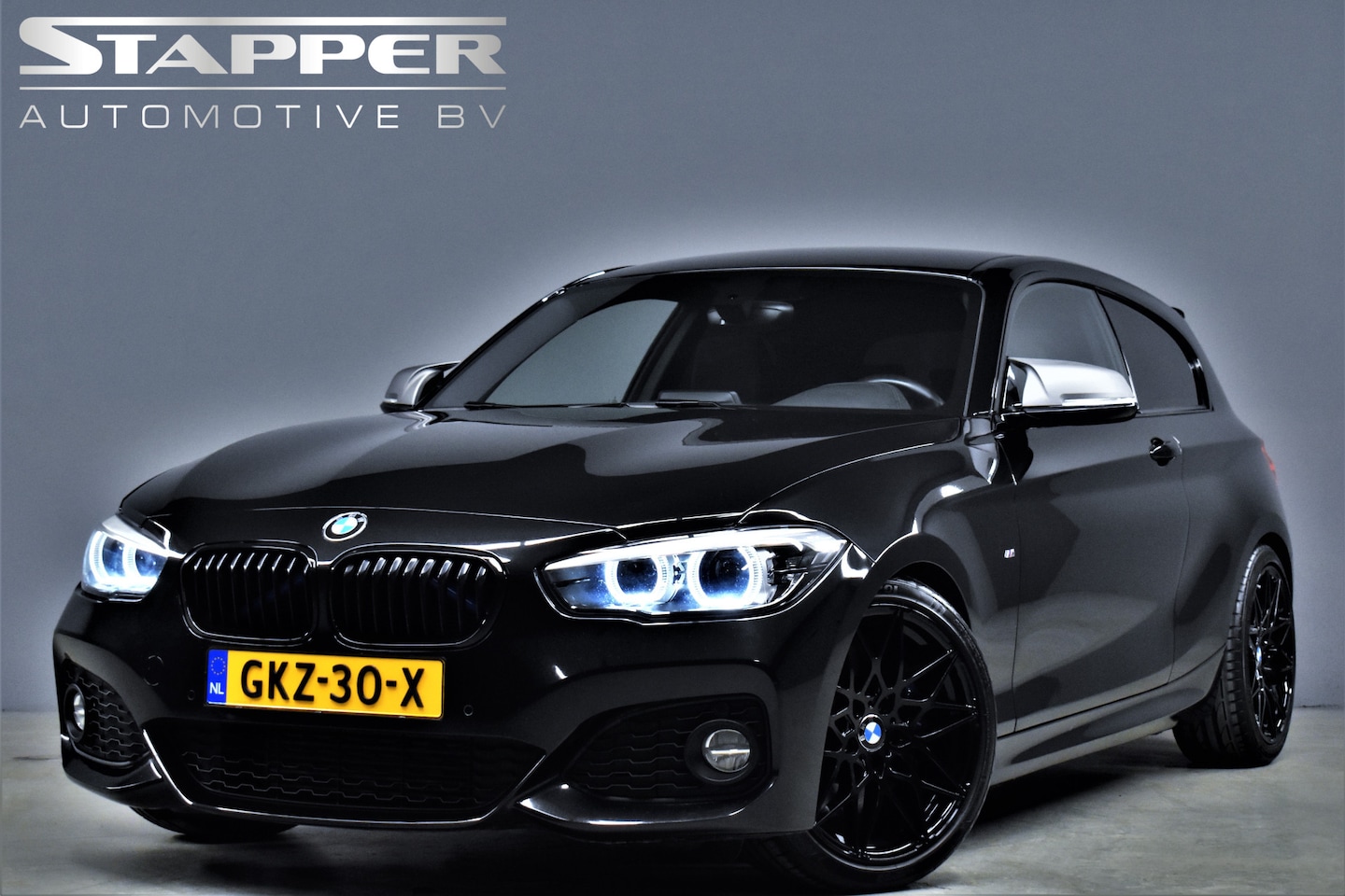 BMW 1-serie - 116i M-Pakket M140i Uitgevoerd Navi/Led/H.Kardon/Alcantara/Stoelverw./Bluetooth/Lmv18'' - AutoWereld.nl