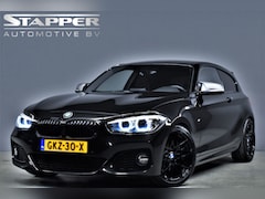 BMW 1-serie - 116i M-Pakket M140i Uitgevoerd Navi/Led/H.Kardon/Alcantara/Stoelverw./Bluetooth/Lmv18''