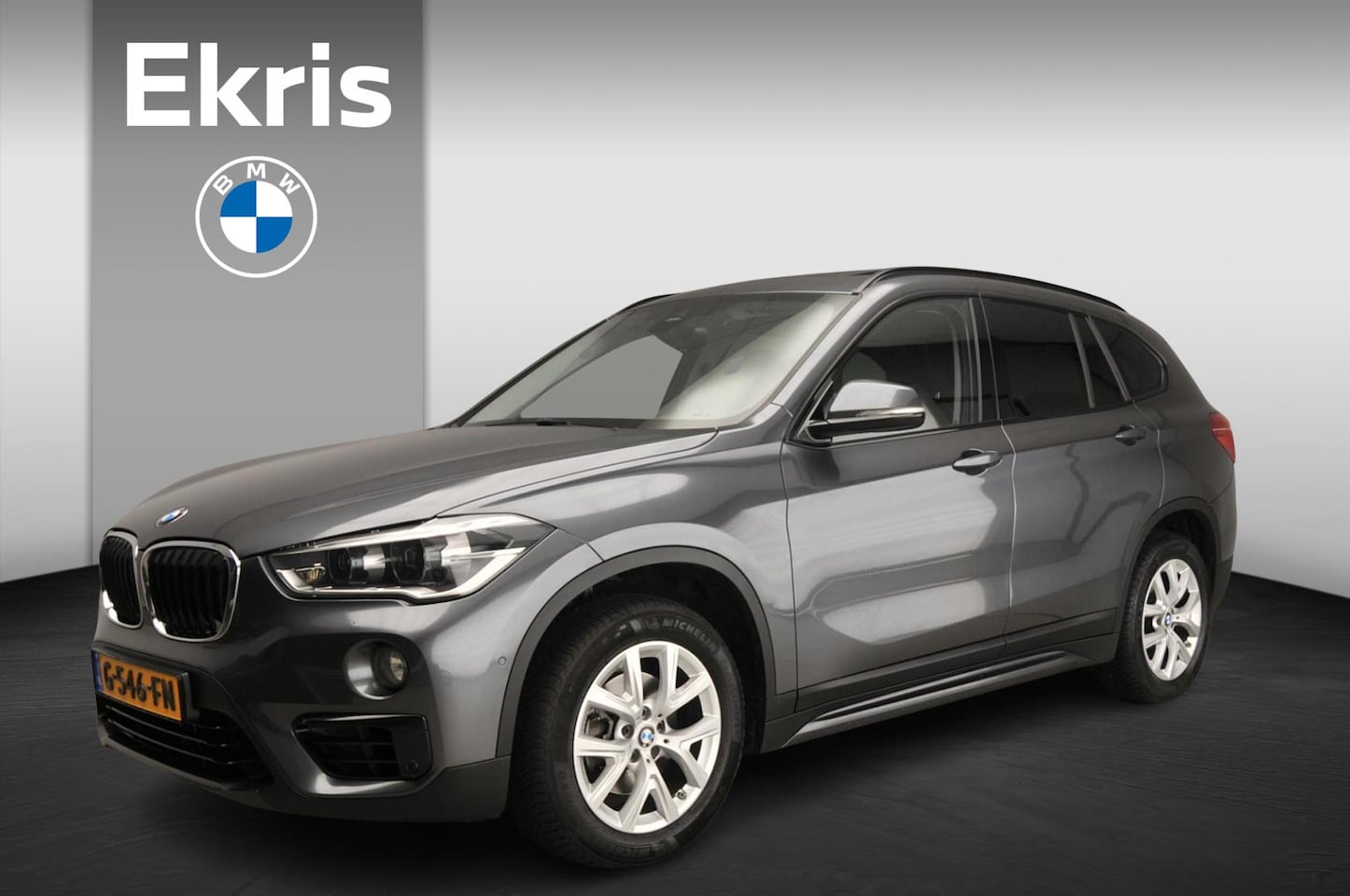 BMW X1 - sDrive18i | LED | Navigatie | Trekhaak | Schuifdak | Sportstoelen | Hifi speakers | Alu 18 - AutoWereld.nl