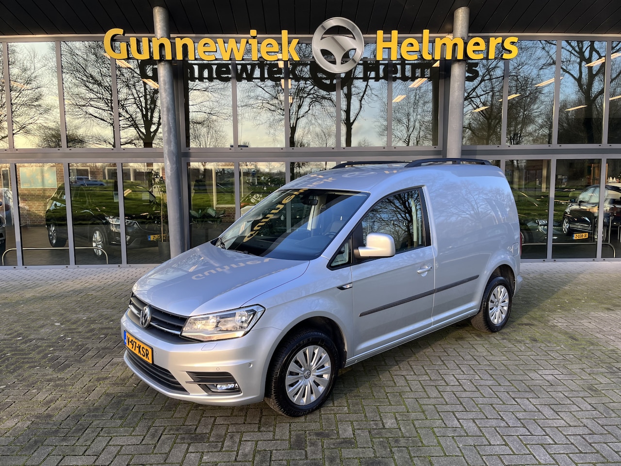 Volkswagen Caddy - 2.0 TDI L1H1 BMT | NAVIGATIE | BLUETOOTH | STOELVERWARMING | PDC VOOR & ACHTER - AutoWereld.nl