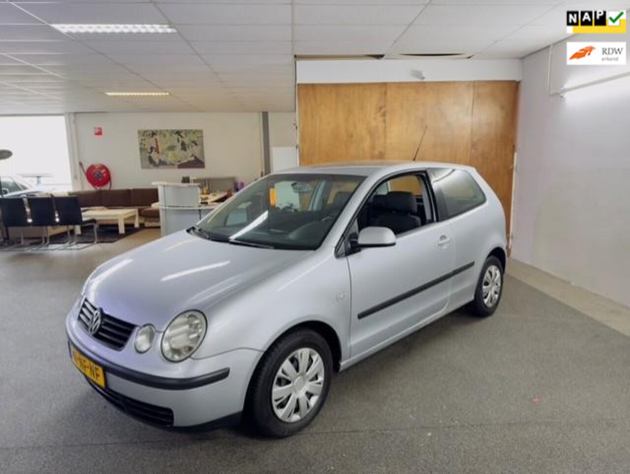 Volkswagen Polo - 1.2-12V Comfortline Apk Nieuw,Airco,Cruise,N.A.P,E-Ramen,Bluetooth,Scherm,Nette auto!! - AutoWereld.nl