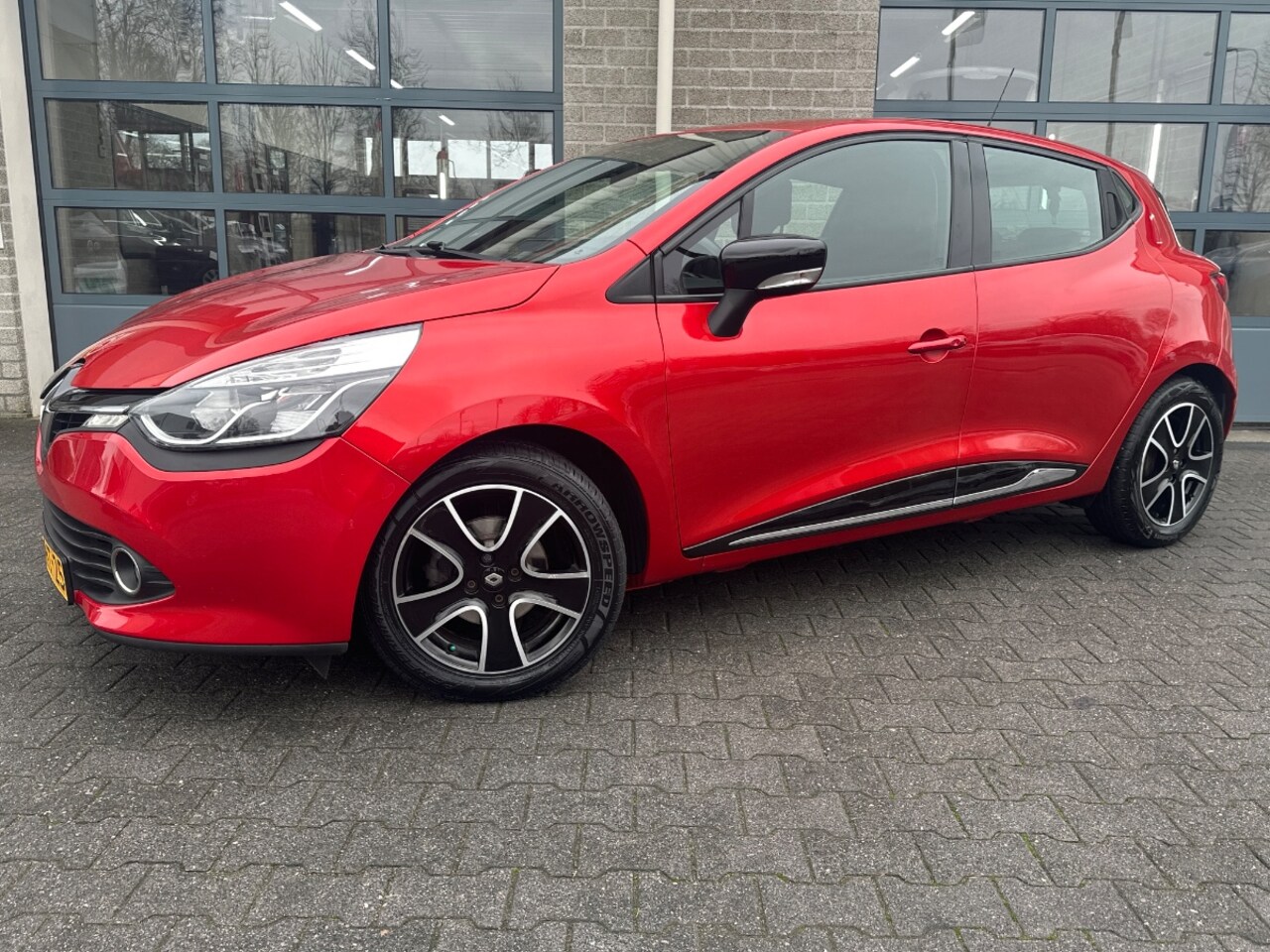 Renault Clio - 0.9 TCe Expression | TREKHAAK | AIRCO | - AutoWereld.nl