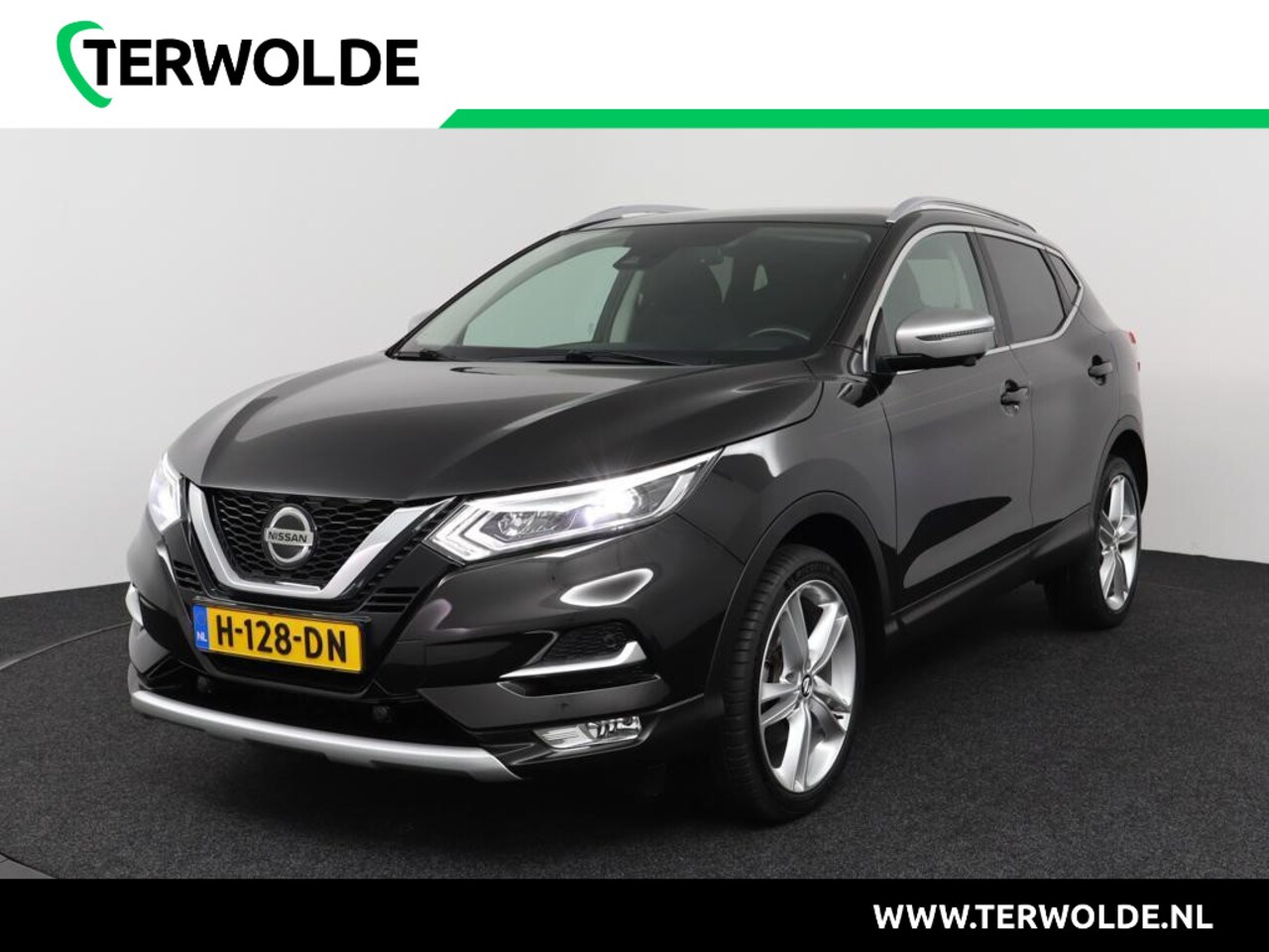 Nissan Qashqai - 1.3 DIG-T N-Motion 160pk |Trekhaak | 360 Camera | Panorama dak | LED | 19 INCH - AutoWereld.nl