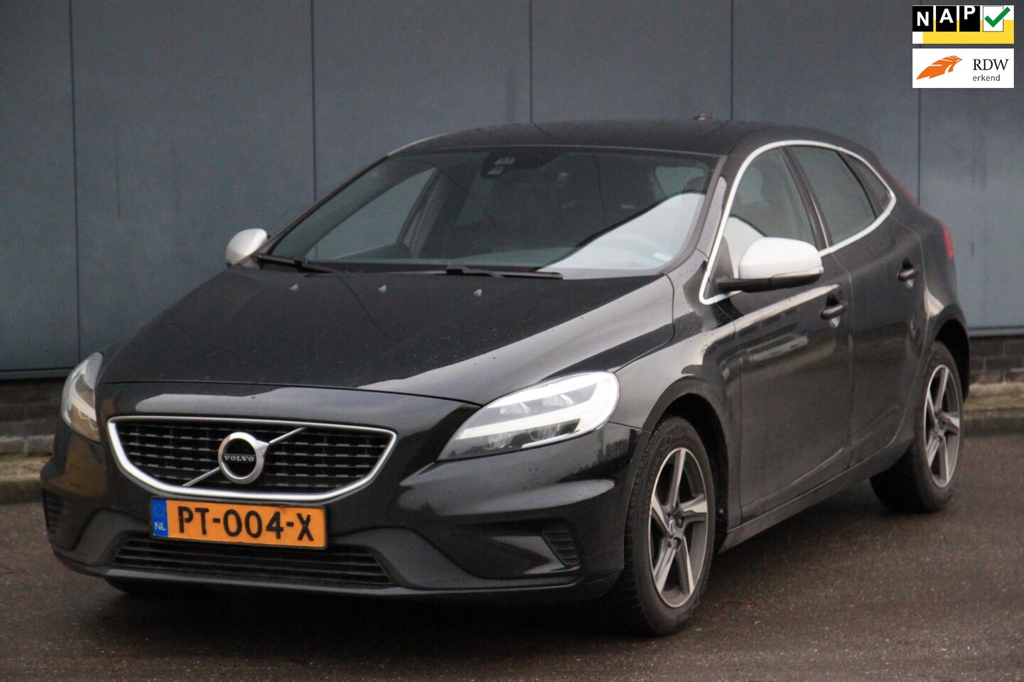 Volvo V40 - 2.0 D3 Business Sport R-Design/Led/Navigatie/Parkeersensor - AutoWereld.nl