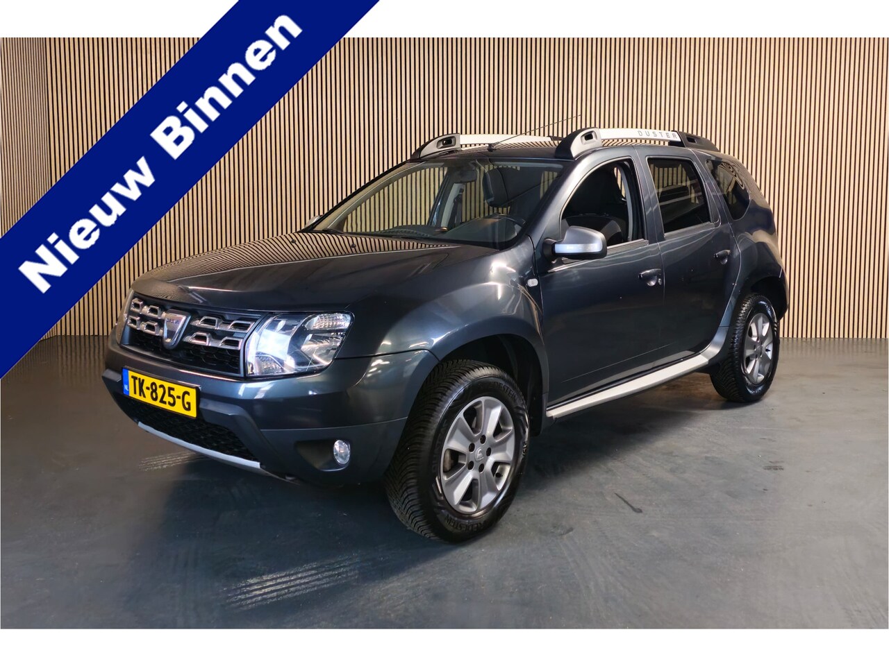 Dacia Duster - 1.2 TCe 4x2 Blackshadow - Navi - Trekhaak - Elektrische ramen voor en achter - AutoWereld.nl