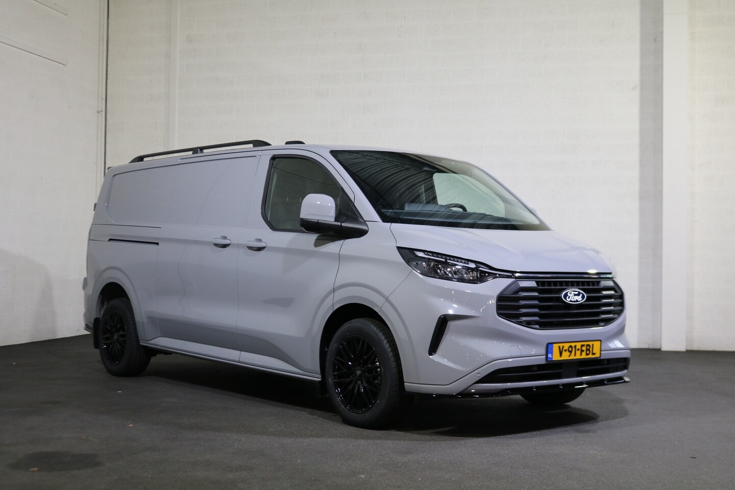 Ford Transit Custom - 2.0 TDCI 136pk L2 H1 Limited Camera 2x Schuifdeur - AutoWereld.nl