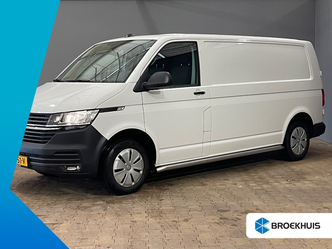 Volkswagen Transporter - 2.0 TDI L2H3 Comfortline | Trekhaak | Navigatie | Cruise control | - AutoWereld.nl