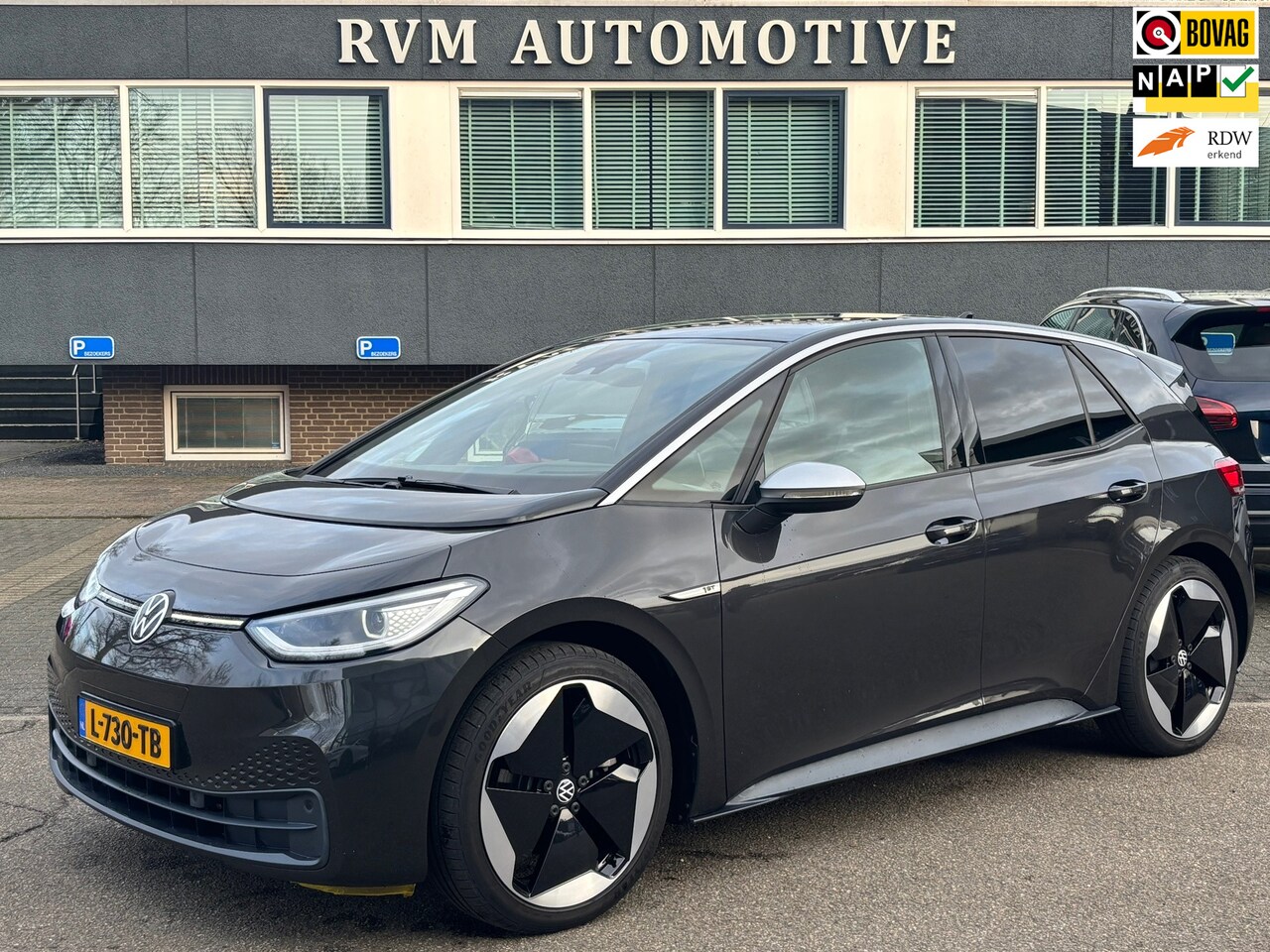 Volkswagen ID.3 - First MAX 58 kWh UNIEKE KMSTAND | RIJKLAARPRIJS incl. 12mnd BOVAG - AutoWereld.nl