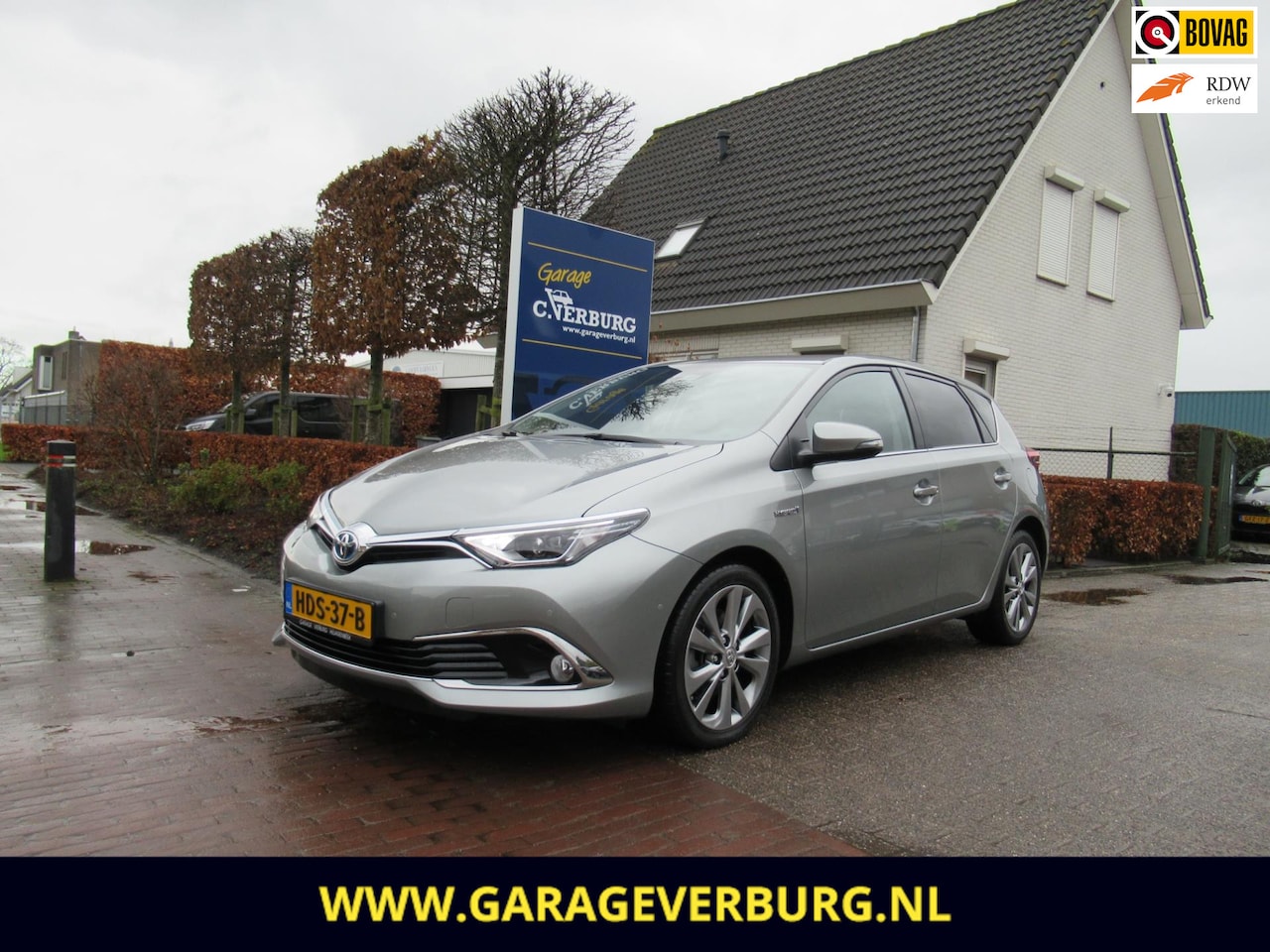 Toyota Auris - 1.8 Hybrid Executive (Navi,Cruise,PDC,Automatisch inparkeren,stoelverwarming) - AutoWereld.nl