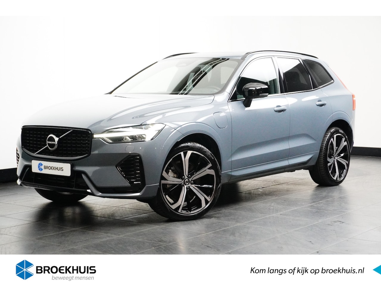 Volvo XC60 - T6 350PK AWD Plus Dark | Trekhaak | Gelamineerd Glas | Adapt Led | Alarm | Parkeerverw - AutoWereld.nl