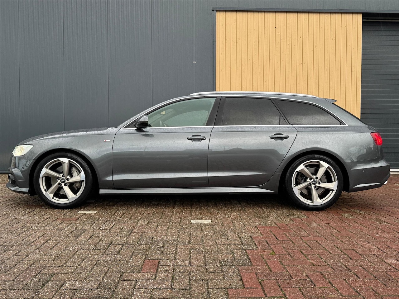 Audi A6 - 2.0 TFSI 252pk S Tronic Sport Quattro | ACC | Camera | Trekhaak | Stoelverwarming | - AutoWereld.nl