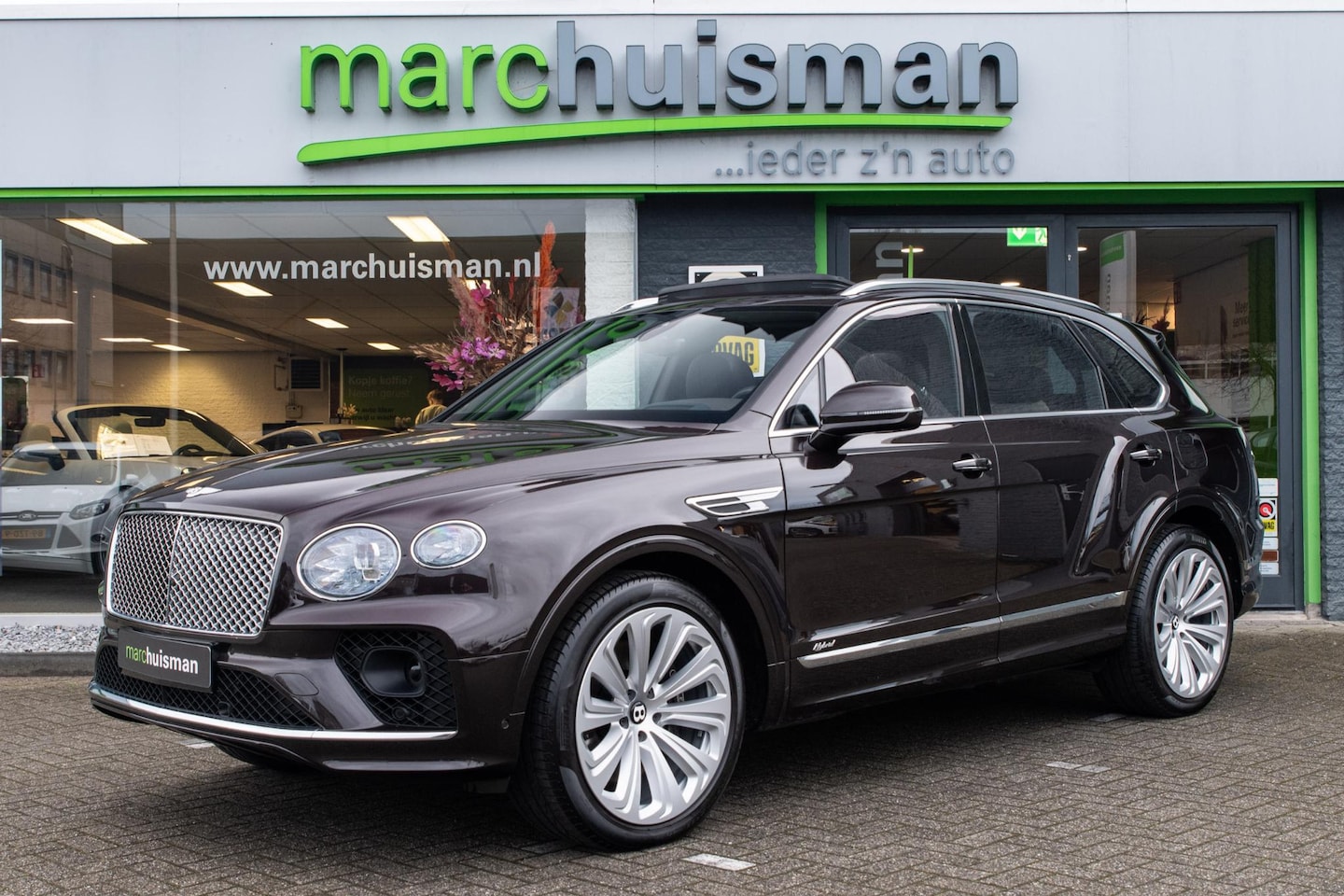 Bentley Bentayga - 3.0 V6 Hybrid / NL AUTO / 1E EIG / NACHTZICHT / ADAPT.CRUISE - AutoWereld.nl