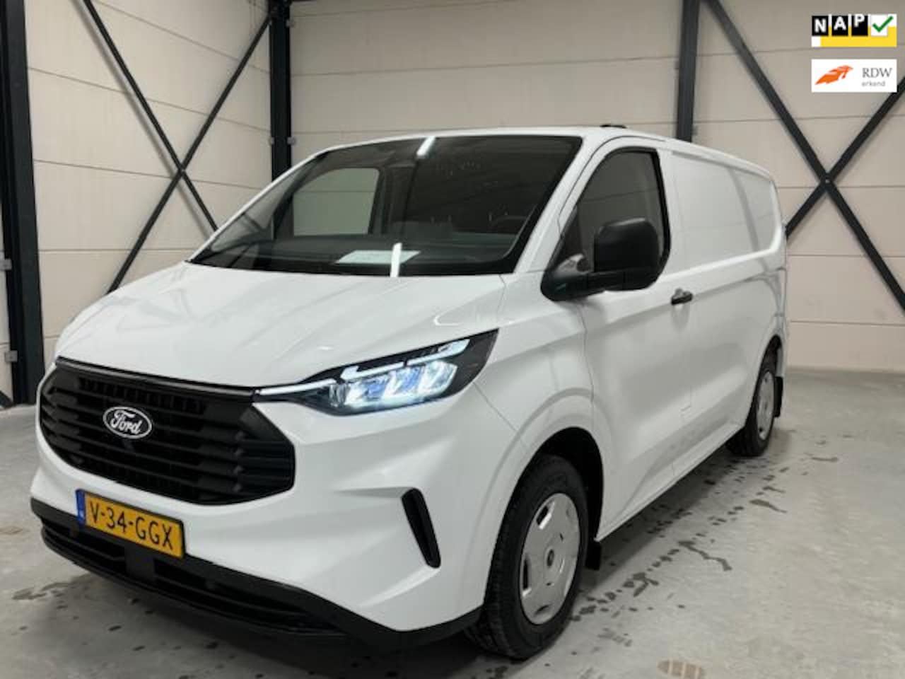 Ford Transit Custom - 280 gesloten bestelwagen 2.0 L1H1 Trend BPM-VRIJ Fabrieksgarantie tot 17-10-2026 - AutoWereld.nl