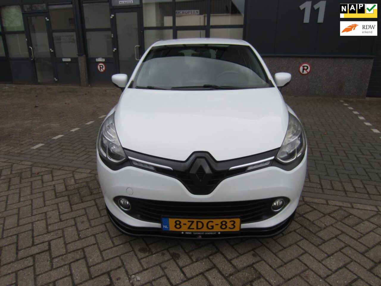 Renault Clio - 0.9 TCe Expression 2014 Navi 5-Deurs Airco NAP! APK! - AutoWereld.nl