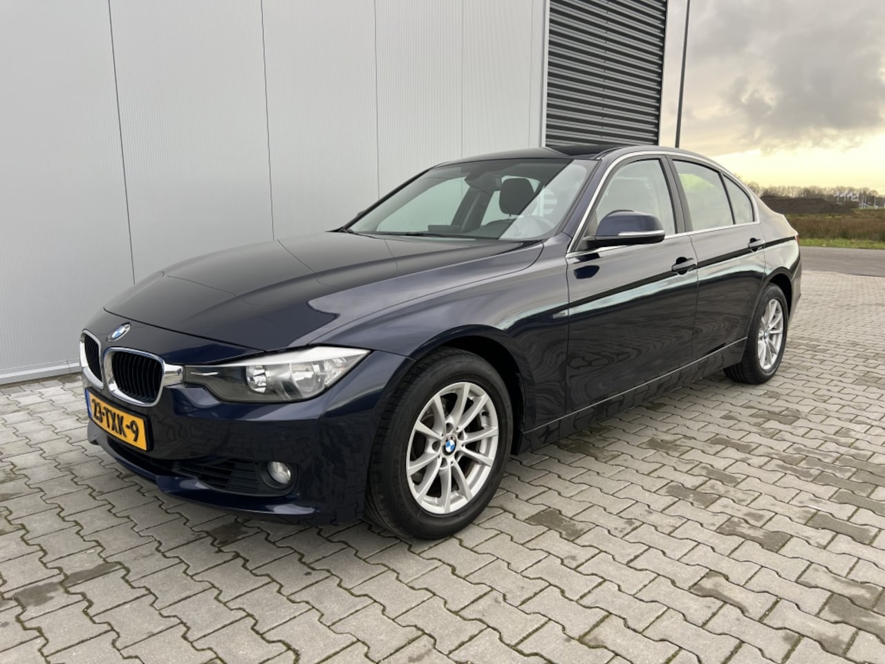 BMW 3-serie - 320i High Executive 320i High Executive - AutoWereld.nl