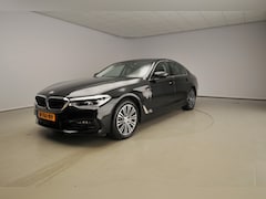 BMW 5-serie - Sedan 530e | Laserlicht | Leder | Navigatie | Comfortzetels | Chrome line | DAb | Hifi spe