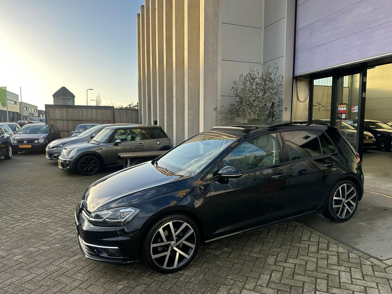 Volkswagen Golf - 1.4 TSI Highline DSG! PANO! VIRTUEEL! ACC! INRUIL MOGELIJK! - AutoWereld.nl