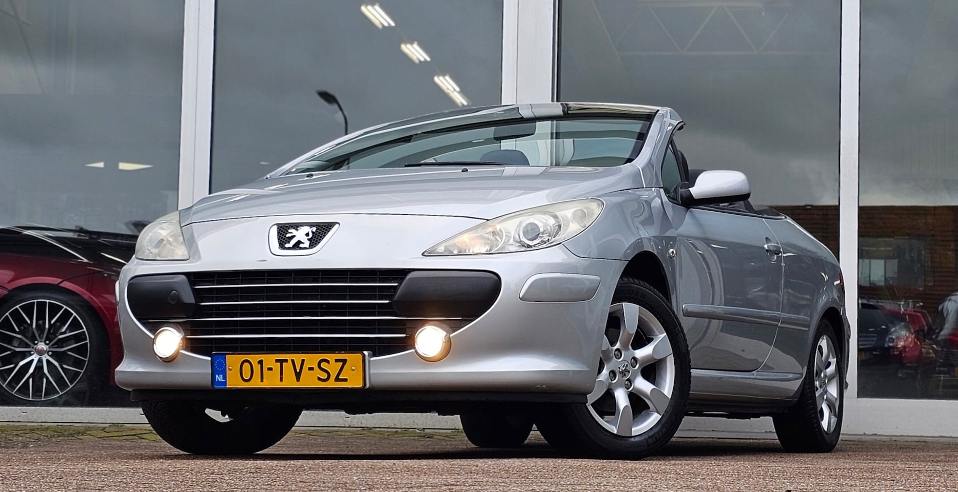 Peugeot 307 CC - 2.0-16V Leer Clima Stoelverwarming Trekhaak Nieuwe APK Mooi! - AutoWereld.nl