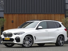 BMW X5 - 45e 394PK / M-Sport / Skylounge / 2020 / Harman Kardon / LED